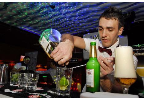 Alex Variu, barman într-un club orădean, a câştigat concursul Spring Bartenders Competition